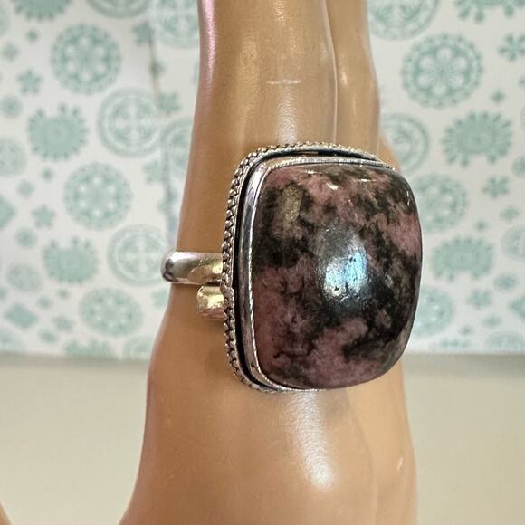 Rhodonite gemstone, silver overlay stamped 925 ring adjustable handcrafted - Picture 4 of 5